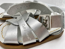 Load image into Gallery viewer, Salt Water Sandals